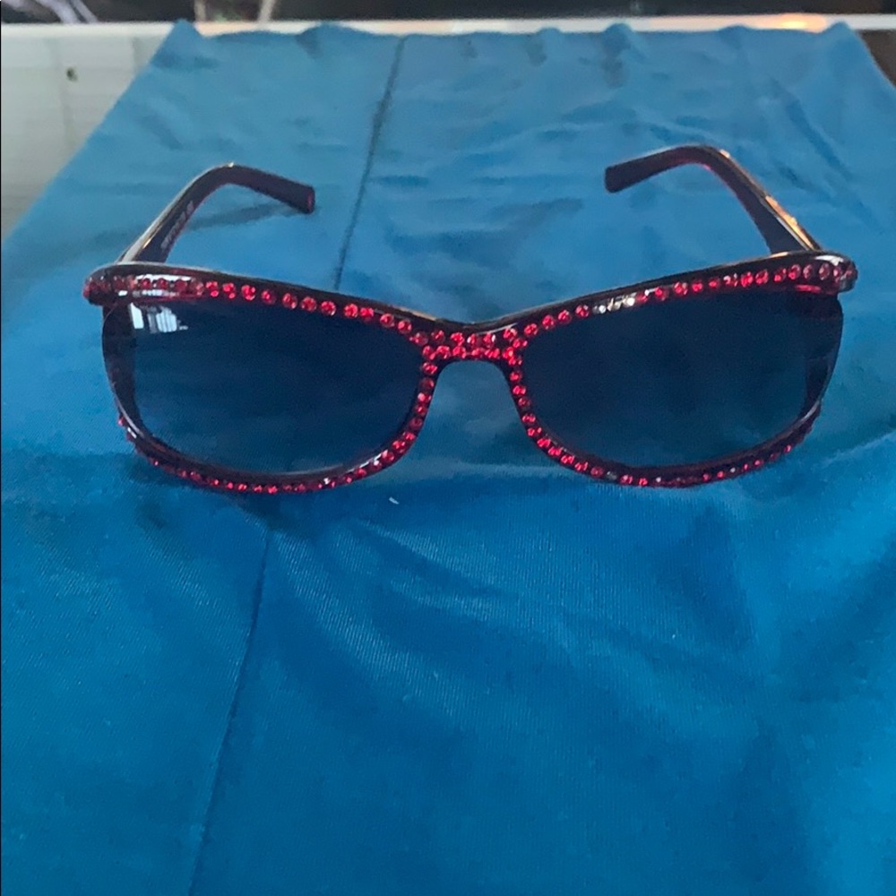 Sunglasses 🕶 - Picture 2 of 5